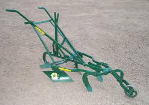 Mealie Brand 221 cultivator