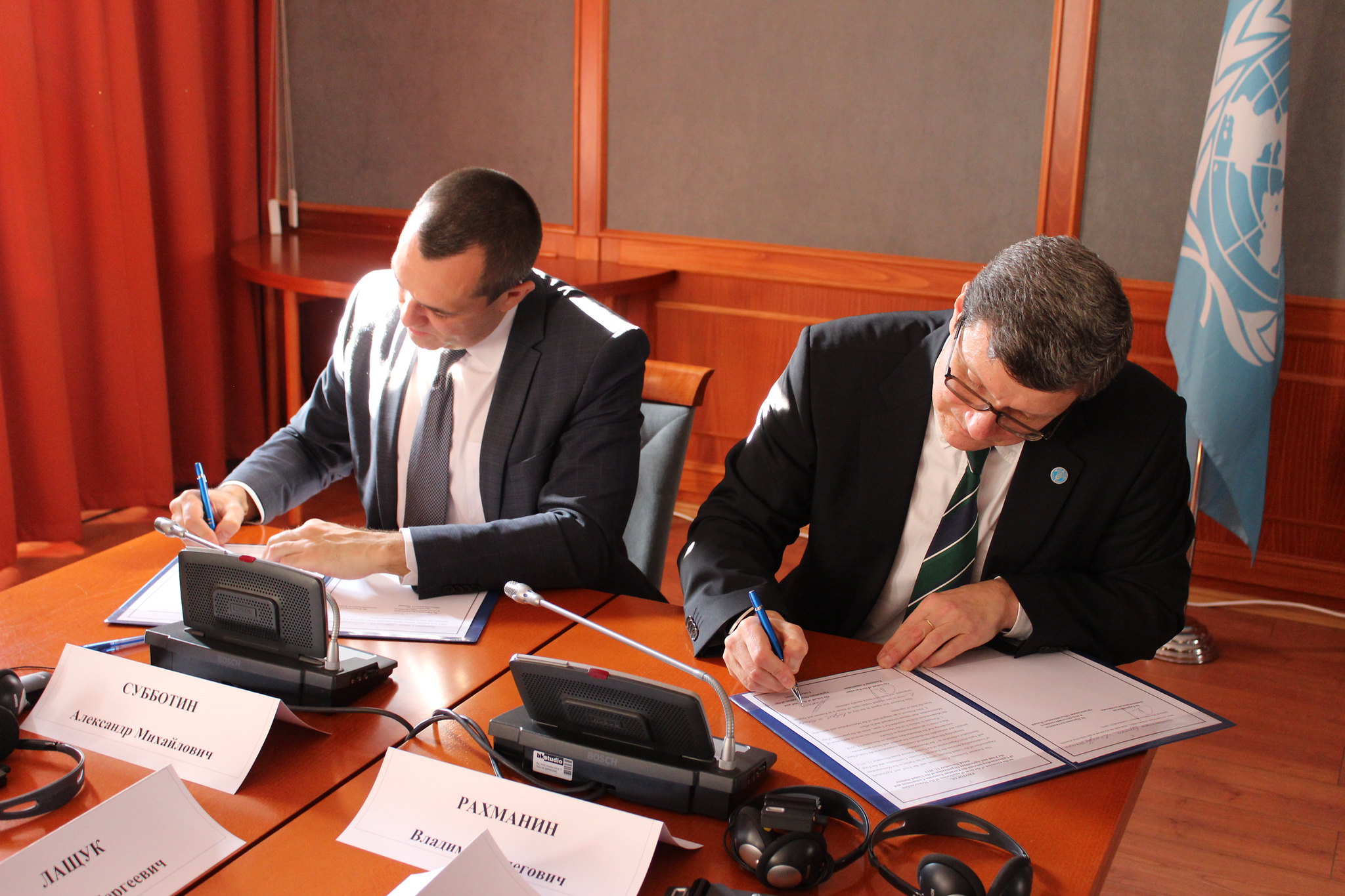 FAO Regional Representative for Europe and Central Asia Vladimir Rakhmanin signed the Protocol of Extension together with the Minister of the EEC responsible for Industry and Agriculture Aliaksandr Subbotin.