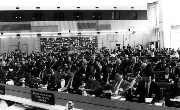 w7638e06.jpg (53128 bytes)