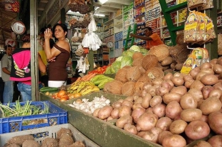 Marketplace in Caucasia, Colombia