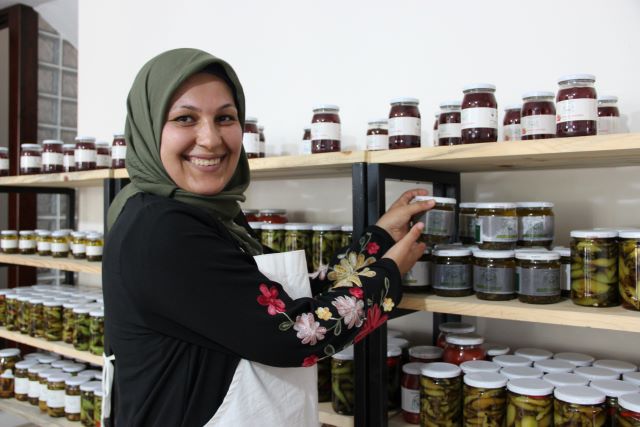 Manal El Ahmed, a Syrian woman and member of the Orhaneli Women’s Cooperative in Bursa. ©FAO