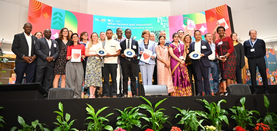 Cuando los agricultores son los protagonistas de la innovación: Celebración del Premio 2025 a la Innovación de las Escuelas de Campo de Agricultores (ECA) durante el Foro de la FAO sobre Ciencia e Innovación