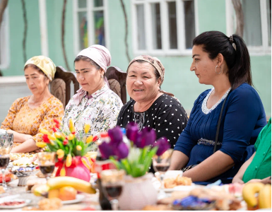 In August 2023 in Novkent, FAO held a living lab dedicated to women farmers, with various generations coming together to cook and discuss their unique challenges. 